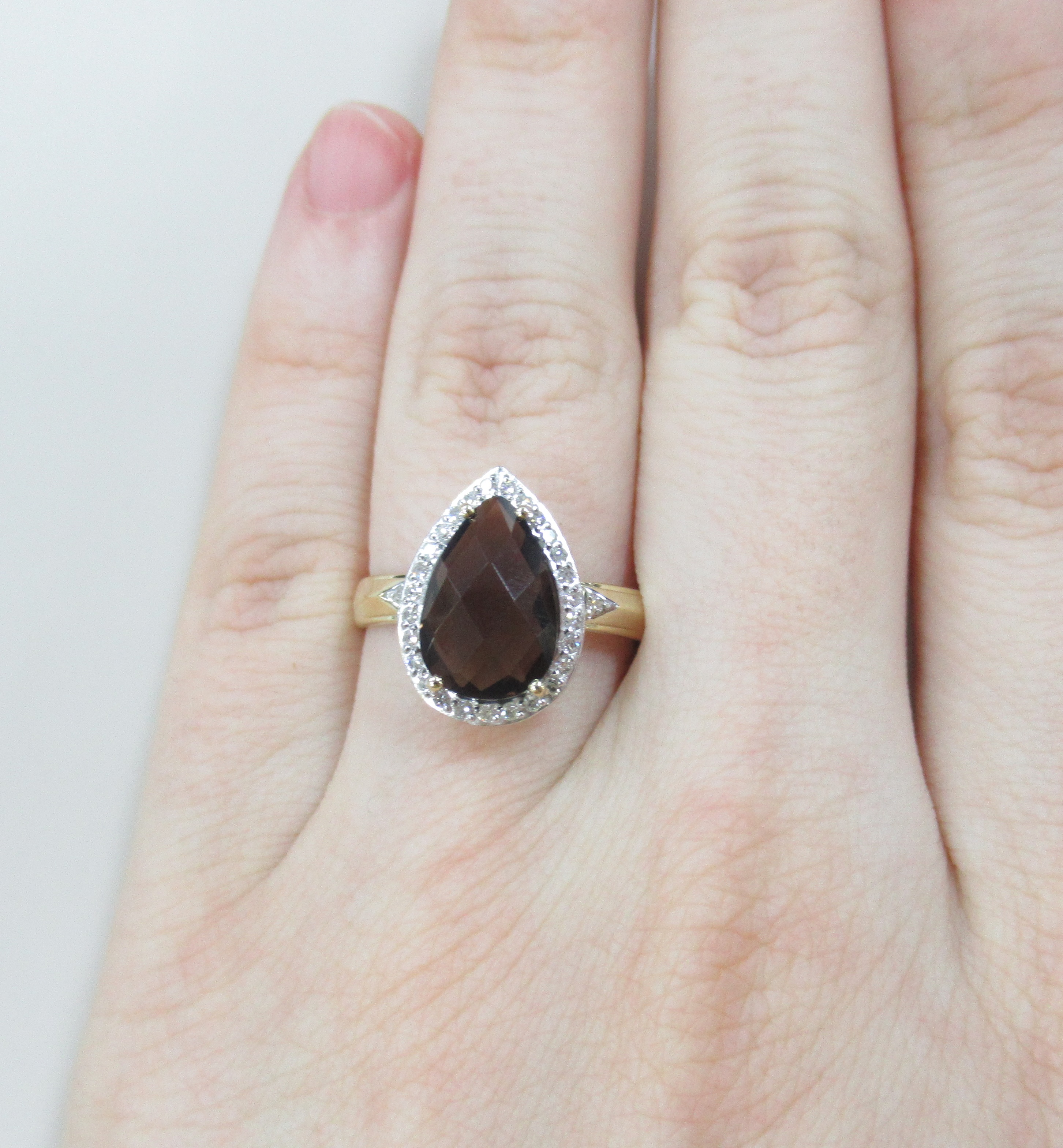 Кольцо из желтого золота с раухтопазом